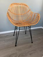 Vintage Rotan Stoel met Metalen Poten, Ophalen, Zo goed als nieuw, Bruin, Eén