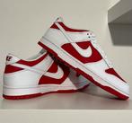 Dunk Low Championship Red (GS), maat 40, Kleding | Heren, Schoenen, Overige kleuren, Nike, Nieuw, Ophalen of Verzenden