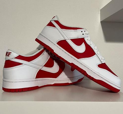 Dunk Low Championship Red (GS), maat 40, Kleding | Heren, Schoenen, Nieuw, Sneakers of Gympen, Overige kleuren, Ophalen of Verzenden