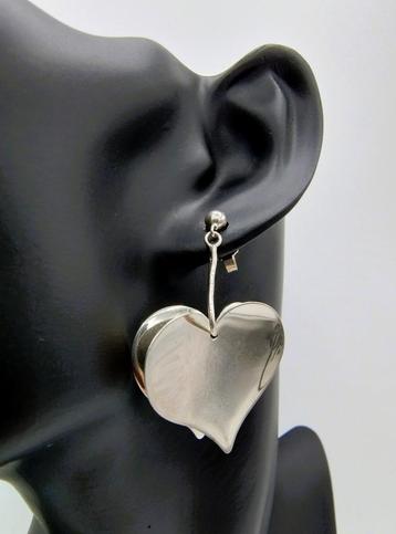 Zilveren oorbellen hartvorm, Italië, 925 beschikbaar voor biedingen