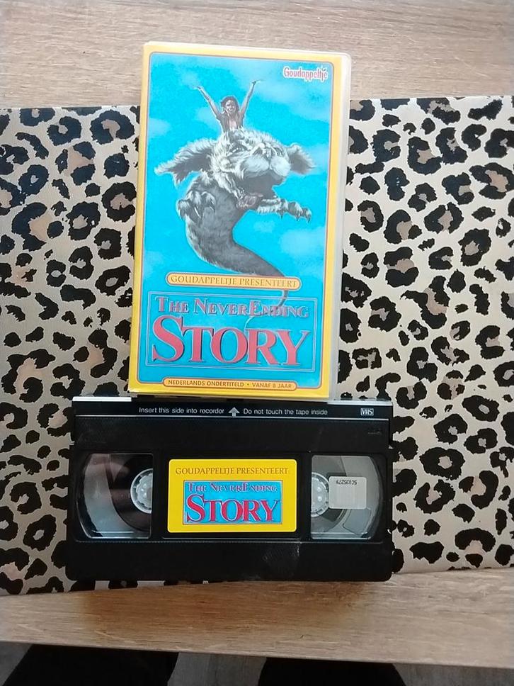The NeverEnding Story VHS - Goudappeltje, Cd's en Dvd's, VHS | Film, Gebruikt, Science Fiction en Fantasy, Vanaf 9 jaar, Ophalen of Verzenden