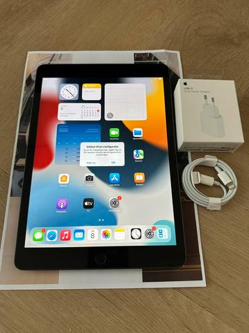 Te Koop iPad 9th Cellular 64GB Met Toetsenbord. beschikbaar voor biedingen