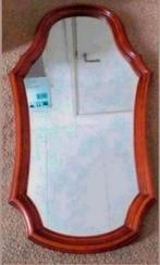 Mooie spiegel met mahonie houten lijst.
Hoogte van 63 cm
Bre, Huis en Inrichting, Woonaccessoires | Spiegels, Ophalen, Zo goed als nieuw