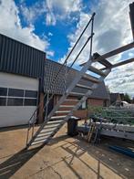Stalen trap grijs hoog 3.0mtr nob122, Doe-het-zelf en Verbouw, Ladders en Trappen, Ophalen, Zo goed als nieuw, 2 tot 4 meter