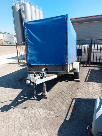 Aanhanger beschikbaar voor biedingen