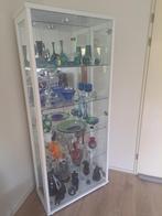 Vintage glazen vitrinekast met glazen planken en verlichting, Huis en Inrichting, Kasten | Vitrinekasten, Ophalen, Met deur(en)