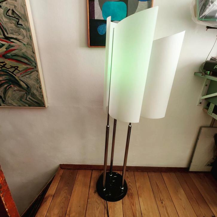 Arianna floor lamp by bruno gecchelin, Huis en Inrichting, Lampen | Vloerlampen, Gebruikt, 100 tot 150 cm, Glas, Metaal, Overige materialen