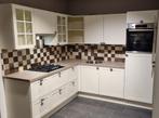 NIEUWE BRUYNZEEL Hoekkeuken met BOSCH apparaten / OUTLET, BRUYNZEEL KEUKENS, Hoekkeuken, Nieuw, Kunststof