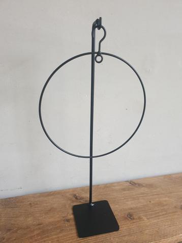 Metalen toefhouder met ring - standaard met haak  - ring beschikbaar voor biedingen