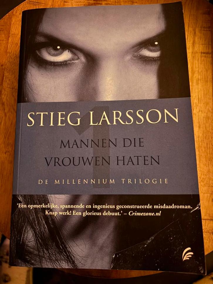 Stieg Larsson - Mannen die vrouwen haten, Boeken, Thrillers, Gelezen, Scandinavië, Ophalen of Verzenden