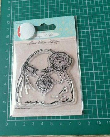 Clearstamp hondje in tas  beschikbaar voor biedingen