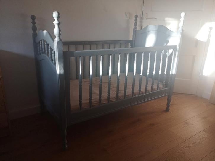 Vintage ledikant, Kinderen en Baby's, Babywiegjes en Ledikanten, Gebruikt, Ledikant, Ophalen