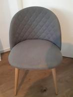 Stoel Grijs met gecapitionneerde rugleuning, Modern/Scandinavisch, Ophalen of Verzenden, Zo goed als nieuw, Stof
