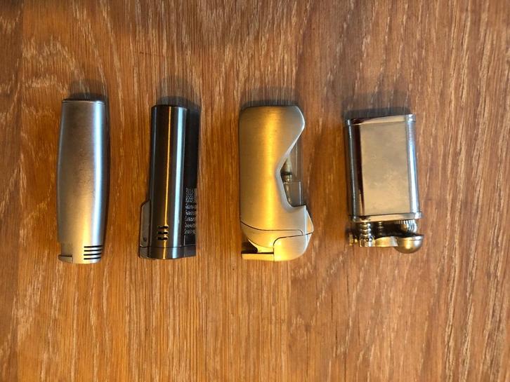 pijpen souvernirs, Verzamelen, Rookartikelen, Aanstekers en Luciferdoosjes, Sigarenbandjes, Ophalen of Verzenden