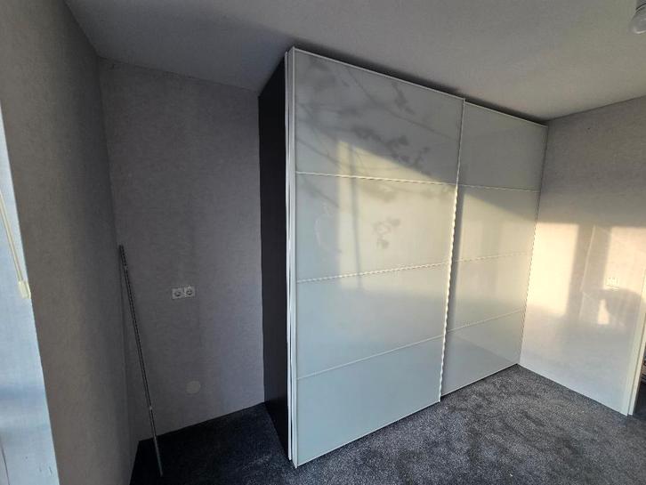 Ikea Pax kledingkast met schuifdeuren, Huis en Inrichting, Kasten | Kledingkasten, Gebruikt, 200 cm of meer, 200 cm of meer, 50 tot 75 cm