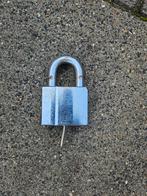 Zwaar Abloy Slot met Sleutel, Doe-het-zelf en Verbouw, Ophalen of Verzenden, Gebruikt, Chroom, Slot