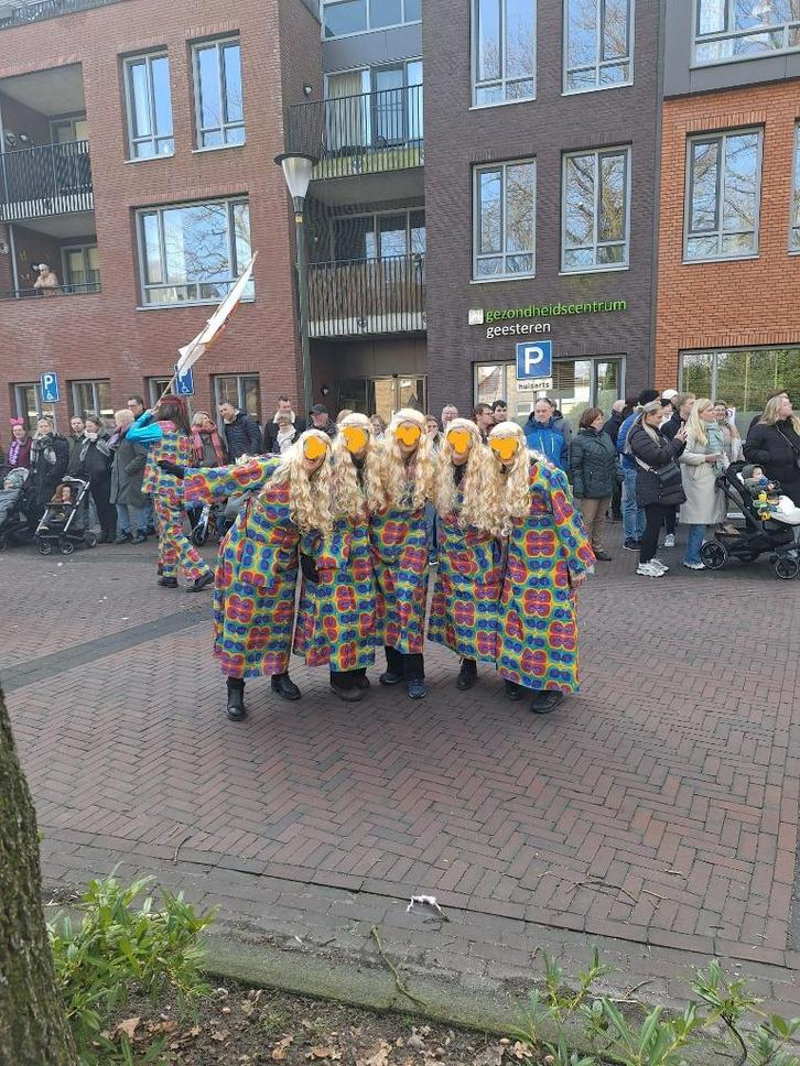 carnaval loopgroep hippy, Kleding | Dames, Carnavalskleding en Feestkleding, Zo goed als nieuw, Kleding, Carnaval, Maat 46/48 (XL) of groter