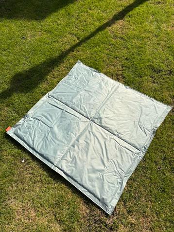 Speelkleed buiten 120x120 beschikbaar voor biedingen