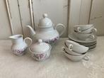 Brocante porseleinen theeservies met theepot - roomstel en, Gebruikt, Ophalen of Verzenden, Overige stijlen, Porselein