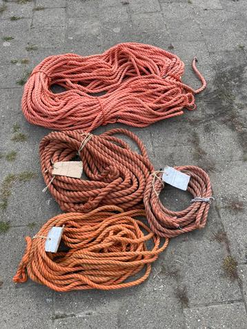 Diverse stukken polypropyleen scheepstouw beschikbaar voor biedingen