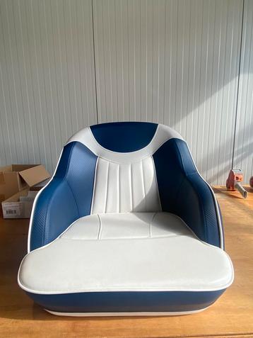 Kapiteinsstoel/Bootstoel kleur wit/navy blauw beschikbaar voor biedingen