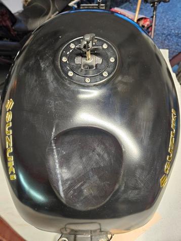 Benzinetank suzuki gsxr srad 600cc  beschikbaar voor biedingen