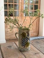 Vintage vaas / pot / kan. Aardewerk keramiek. Druiven motief, Antiek en Kunst, Ophalen