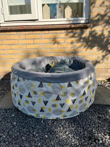 Ballenbak kinderen beschikbaar voor biedingen