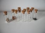 12 Mini Flesjes Glas - Decoratie Flesjes - 5 cm hoog - Nieuw, Ophalen of Verzenden, Nieuw, Materiaal