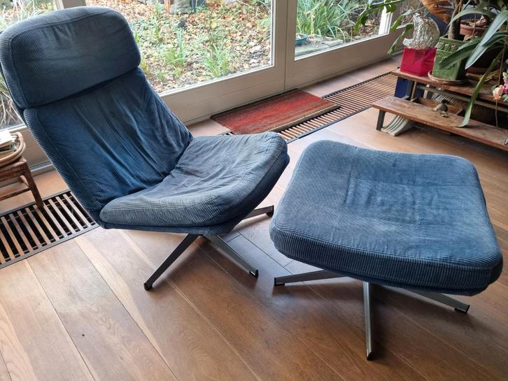 Ikea Lunna draaifauteuil + footstool, Huis en Inrichting, Fauteuils, Gebruikt, 50 tot 75 cm, 75 tot 100 cm, Ophalen