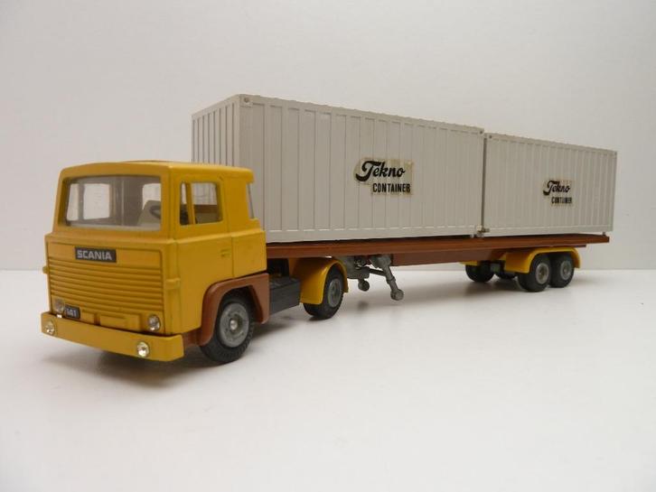 Scania 141 V8  met container oplegger  Tekno, Hobby en Vrije tijd, Modelauto's | 1:50, Zo goed als nieuw, Bus of Vrachtwagen, Tekno