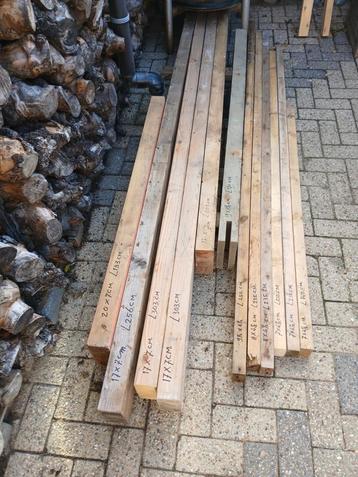 Balken hout. Gebruikt. beschikbaar voor biedingen