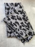 Zachte Panterprint Sjaal - Zwart/Grijs, Kleding | Dames, Mutsen, Sjaals en Handschoenen, Ophalen of Verzenden, Zo goed als nieuw