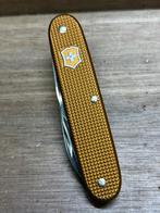 VICTORINOX. NESPRESSO. ( LIMITED EDITION), Ophalen of Verzenden, Zo goed als nieuw