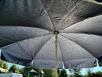 Parasol balkon beschikbaar voor biedingen