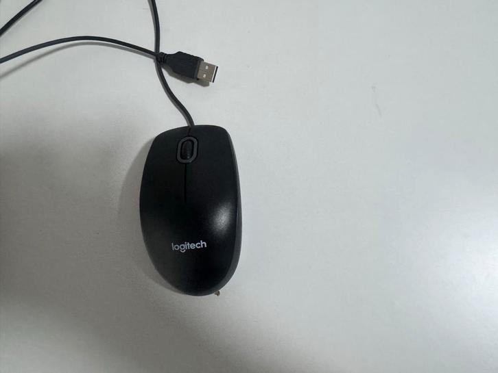 Logitech Muis - Zo goed als nieuw - USB, Computers en Software, Muizen, Zo goed als nieuw, Muis, Bedraad, Ophalen of Verzenden