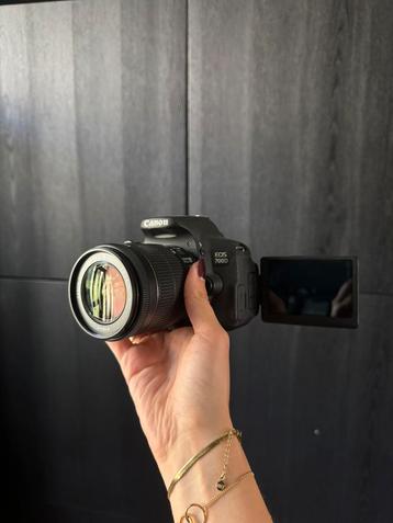 Canon 700D 6500 clicks met lens + originele doos! beschikbaar voor biedingen