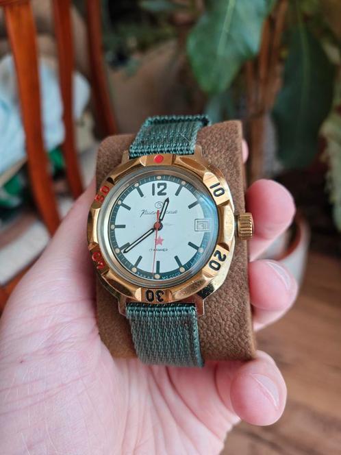 Vintage Sovjet herencommandantenhorloge VOSTOK. USSR / CCCP, Sieraden, Tassen en Uiterlijk, Horloges | Kinderen, Gebruikt, Jongen of Meisje