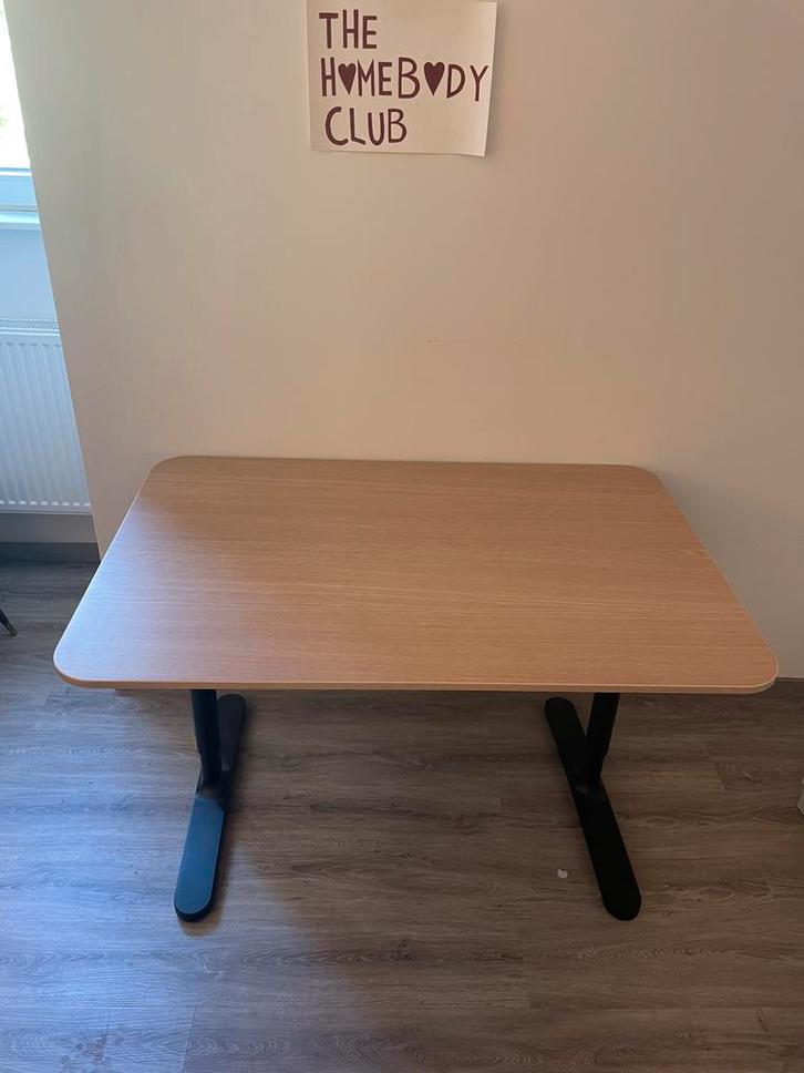 Original €170 IKEA BEKANT Bureau - Perfecte Staat, Huis en Inrichting, Bureaus, Zo goed als nieuw, Bureau, In hoogte verstelbaar