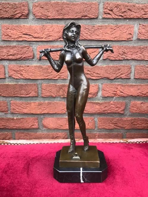 licht erotisch bronzen beeld, bondage dame, Antiek en Kunst, Kunst | Beelden en Houtsnijwerken, Ophalen of Verzenden
