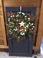Hardhouten paneel met kerstkrans en verlichting, Diversen, Kerst, Ophalen of Verzenden, Zo goed als nieuw