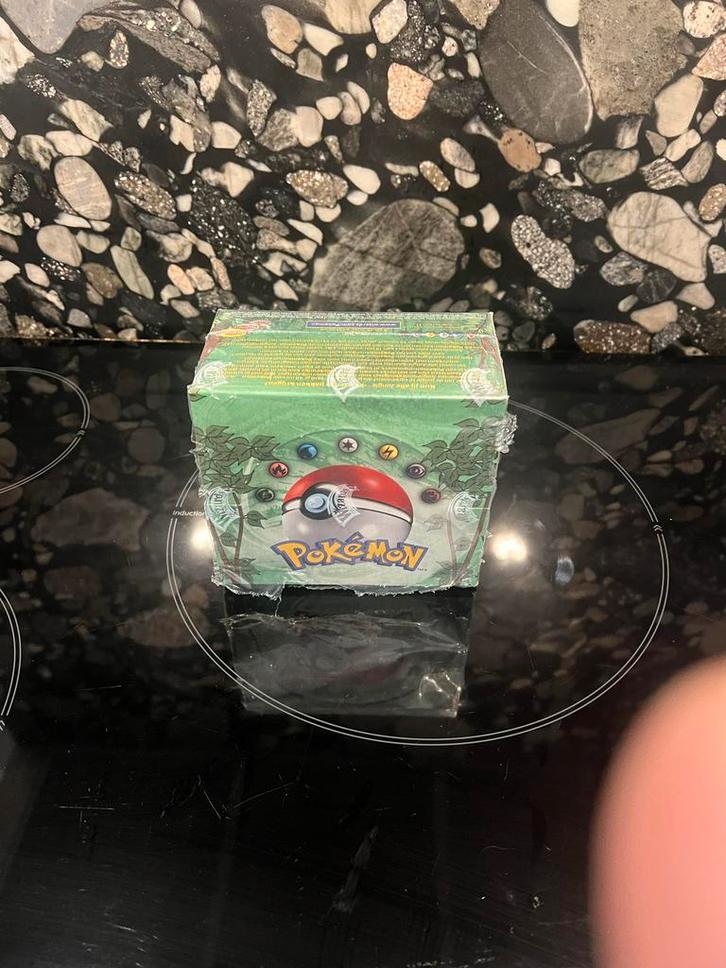 Vinted lege booster box jungle 1999/2000 nederlands, Hobby en Vrije tijd, Verzamelkaartspellen | Pokémon, Gebruikt, Boosterbox
