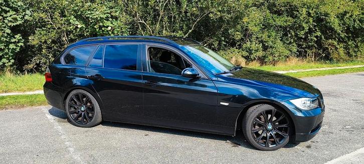 BMW 3-Serie 2.0 I 320 Touring 2005  nieuwe apk rijd super!, Auto's, BMW, Particulier, 3-Serie, Benzine, C, Stationwagon, Handgeschakeld
