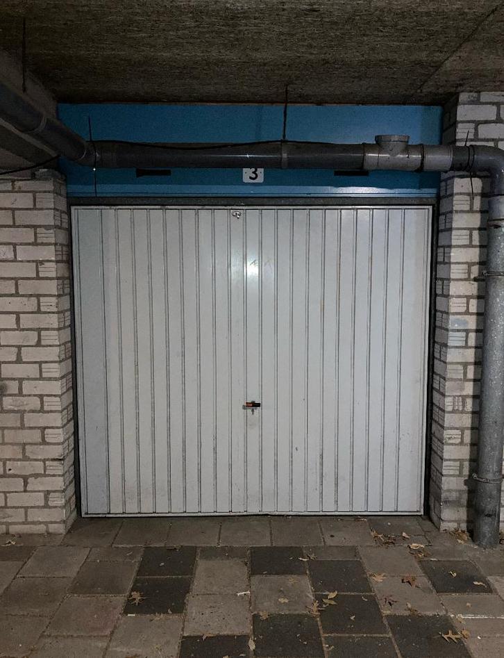Te huur - garage in Veldhoven, Huizen en Kamers, Garages en Parkeerplaatsen