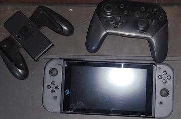Nintendo switch (256gb) met pro controller beschikbaar voor biedingen