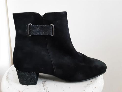 HASSIA laarsjes maat 3.5 (36.5) zwart, Kleding | Dames, Schoenen, Zo goed als nieuw, Lage of Enkellaarzen, Zwart, Ophalen of Verzenden