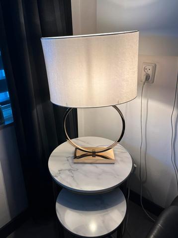Zgan mooie lamp met ring voet beschikbaar voor biedingen