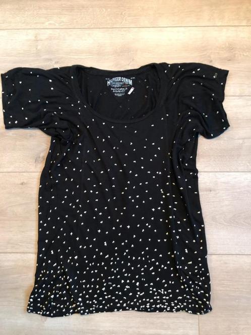 Tommy Hilfiger zwarte T-shirt met hartjes print - XS, Kleding | Dames, T-shirts, Zo goed als nieuw, Maat 34 (XS) of kleiner, Zwart