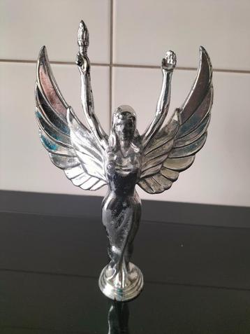 Auto embleem Victoria Triumpf  beschikbaar voor biedingen