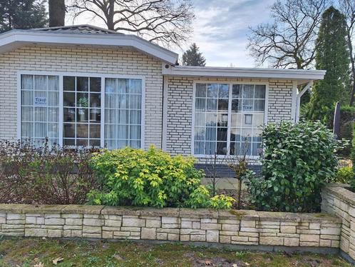 Te Koop Chalet met aanbouw in Lunteren ., Caravans en Kamperen, Stacaravans, tot en met 4, Ophalen of Verzenden